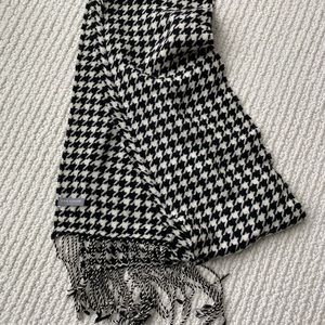 Ann Taylor Houndstooth Scarf